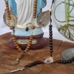 rosario-de-madera-oscuro